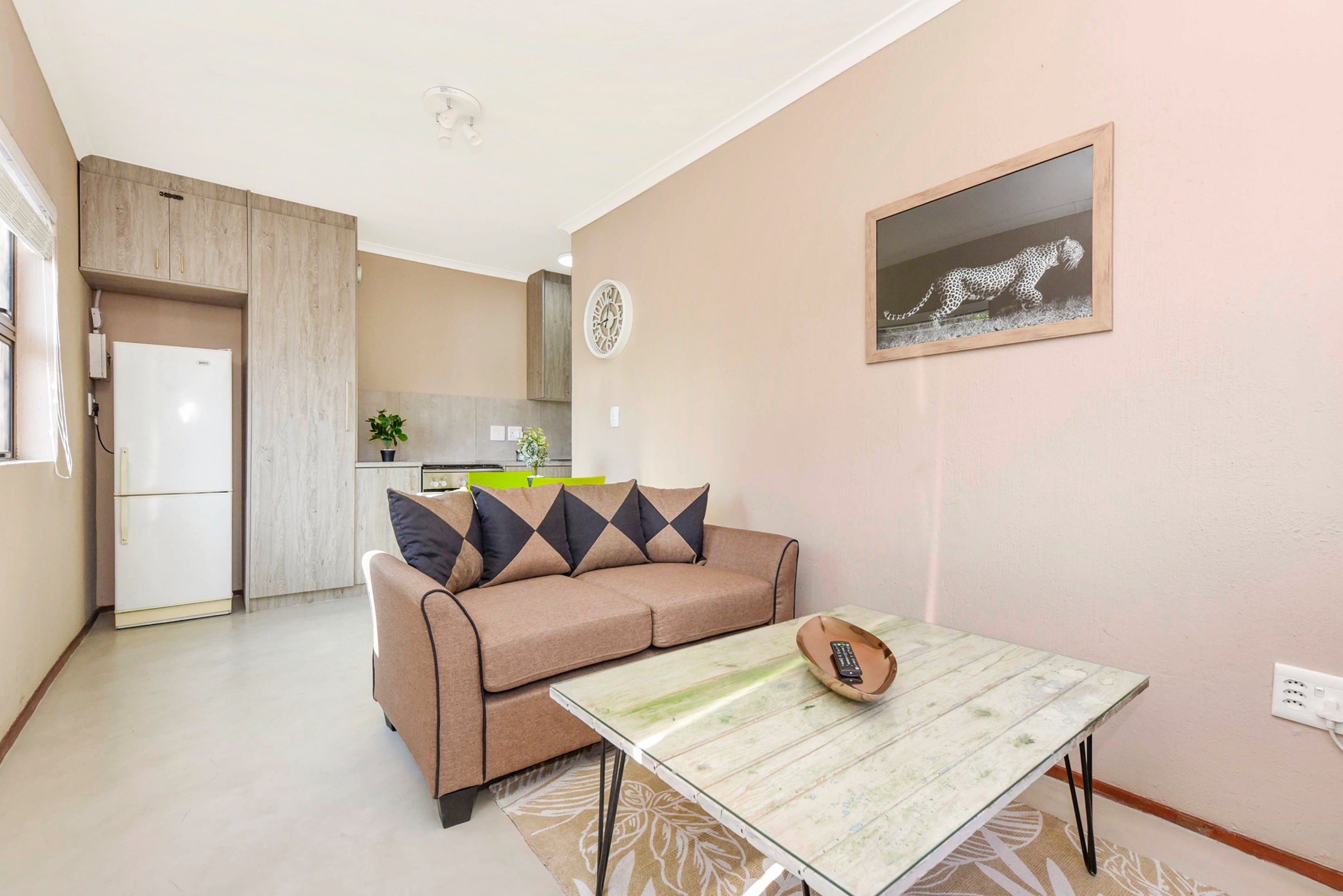 Property Image 1 - Cosy Morningside Apartment