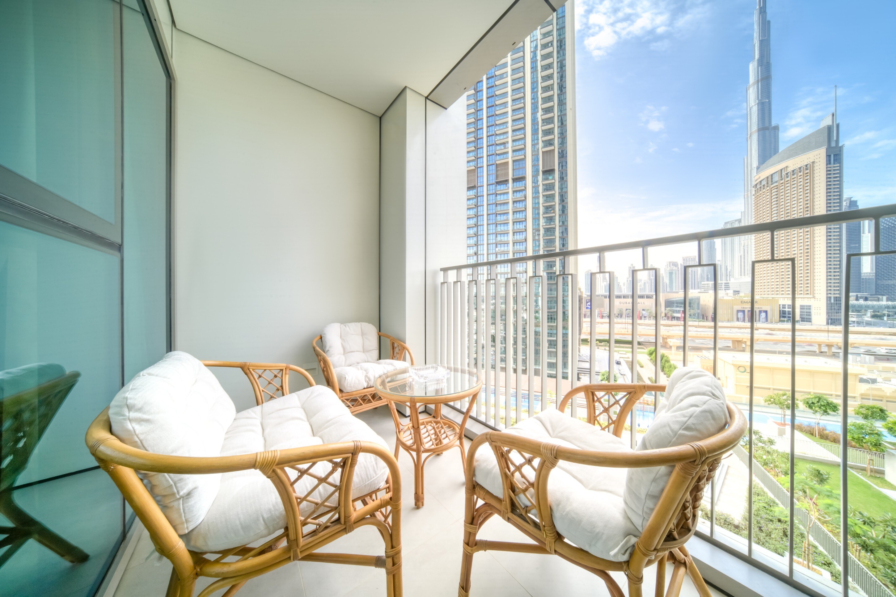 Property Image 1 - Exquisite 2BR Apartment with Burj Khalifa View