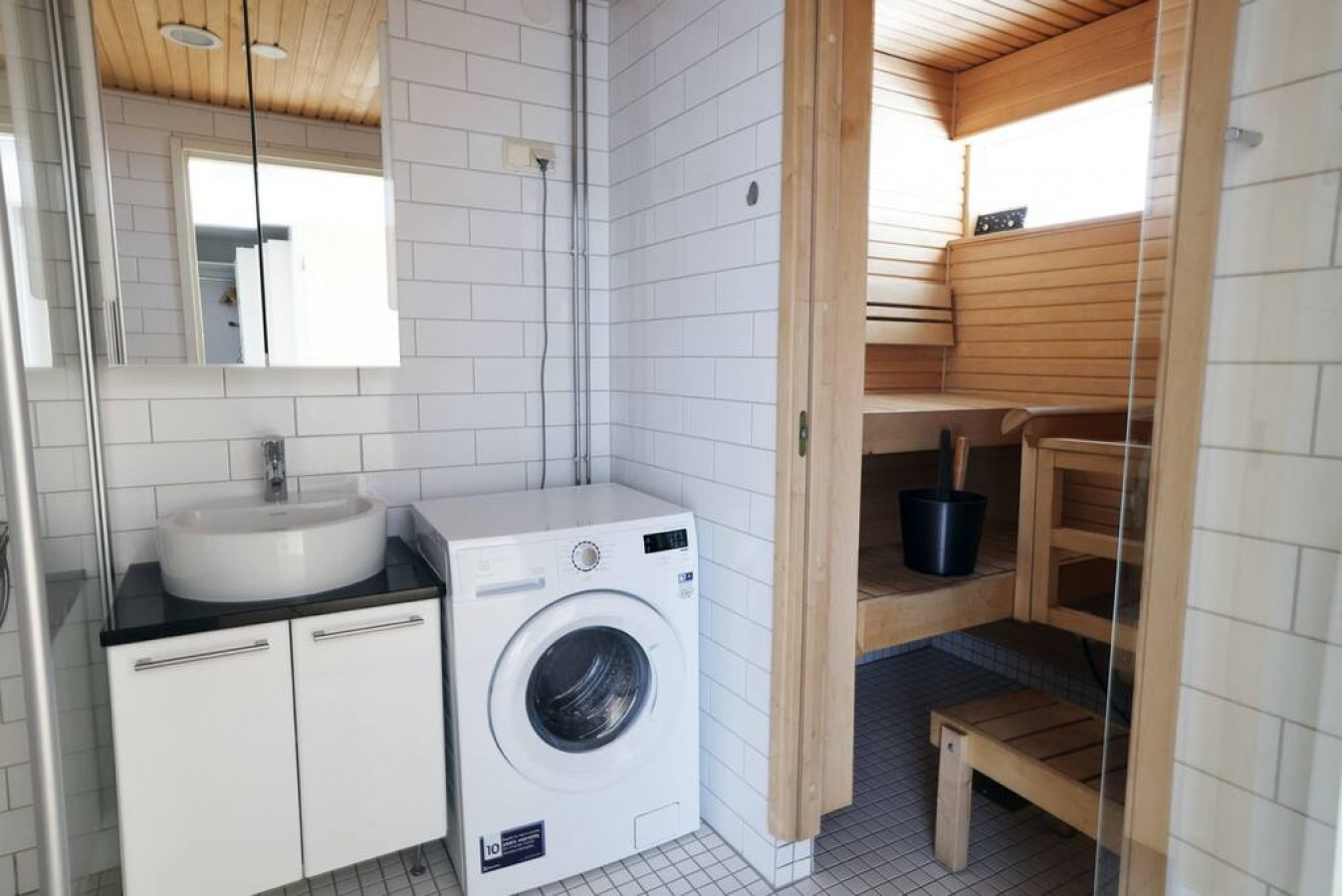 Deluxe 1BR Home with Sauna & Balcony, Great Loc!