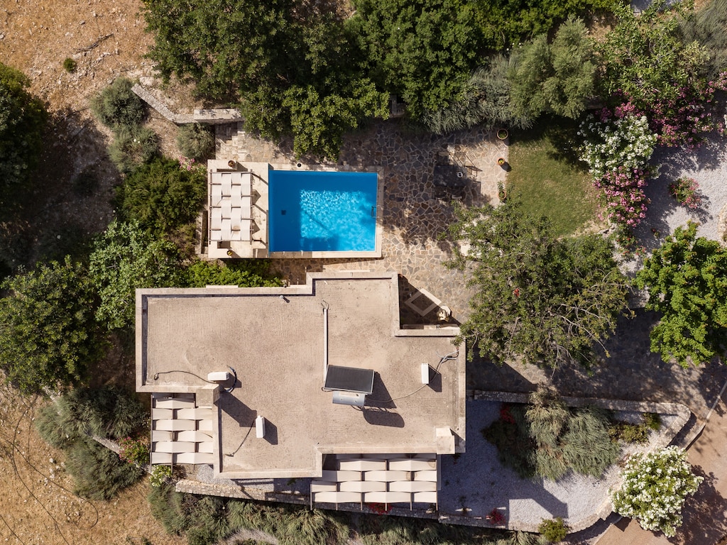 Eye bird view of the property.