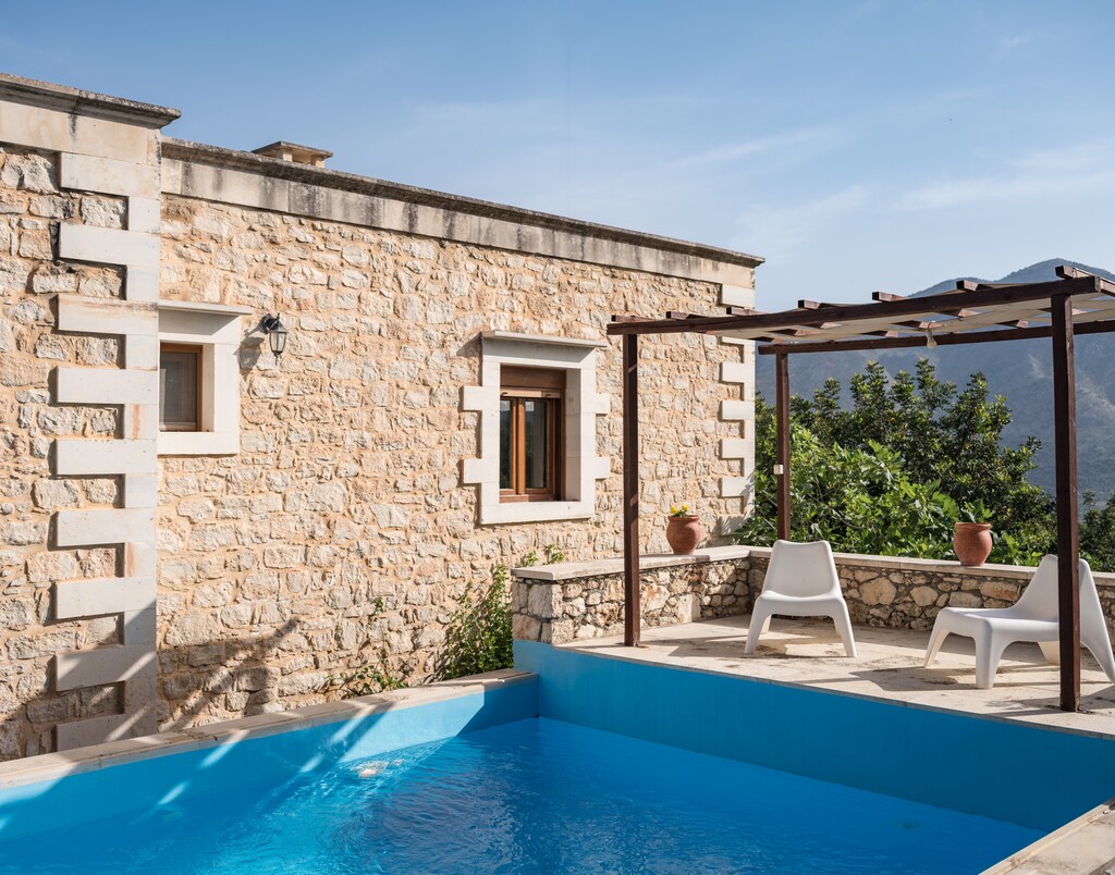 Sensory pool elements