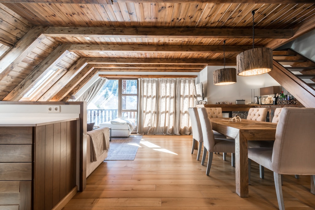 Marmotes by Totiaran is composed of a living room with kitchenette, 4 bedrooms and 3 bathrooms, in the urbanization of Val de Ruda, Baqueira, at the foot of the slopes.