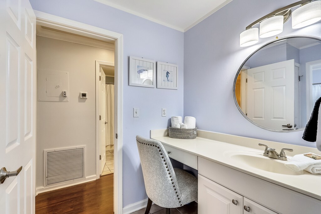 Master Vanity