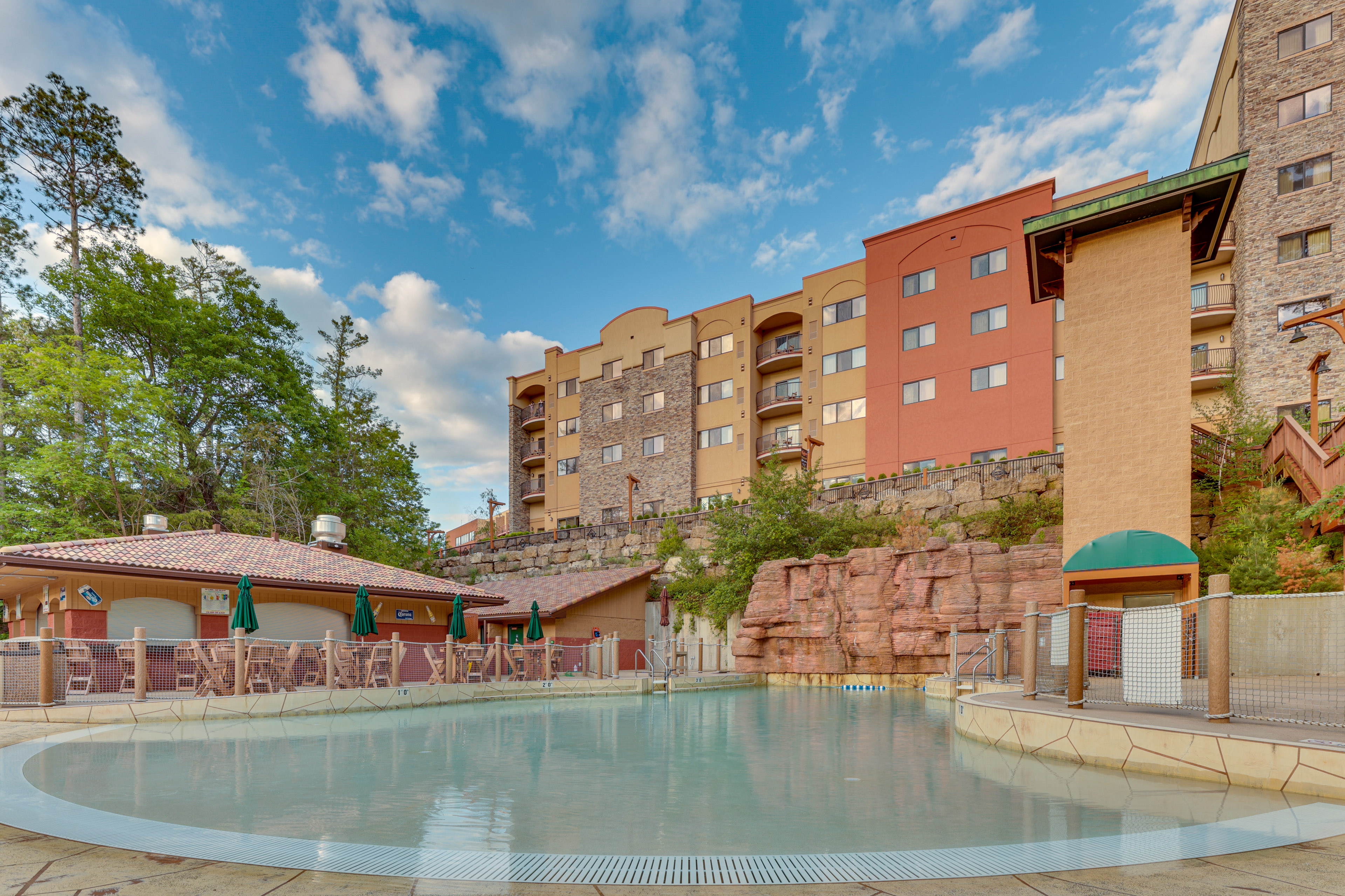 Wisconsin Dells Resort Condo w/ 2 Fireplaces