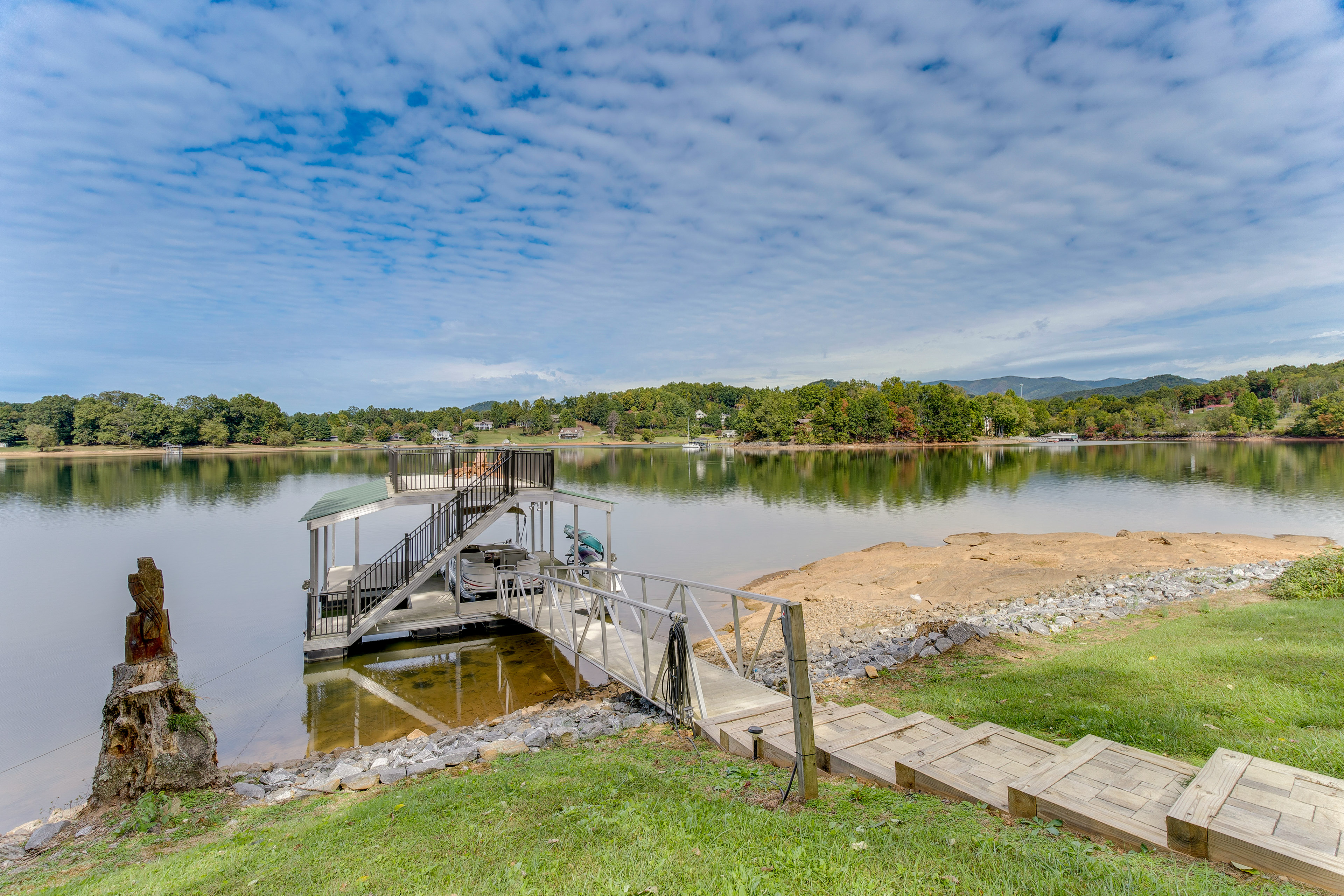 Property Image 2 - Lakefront Hayesville Retreat w/ Private Swim Dock