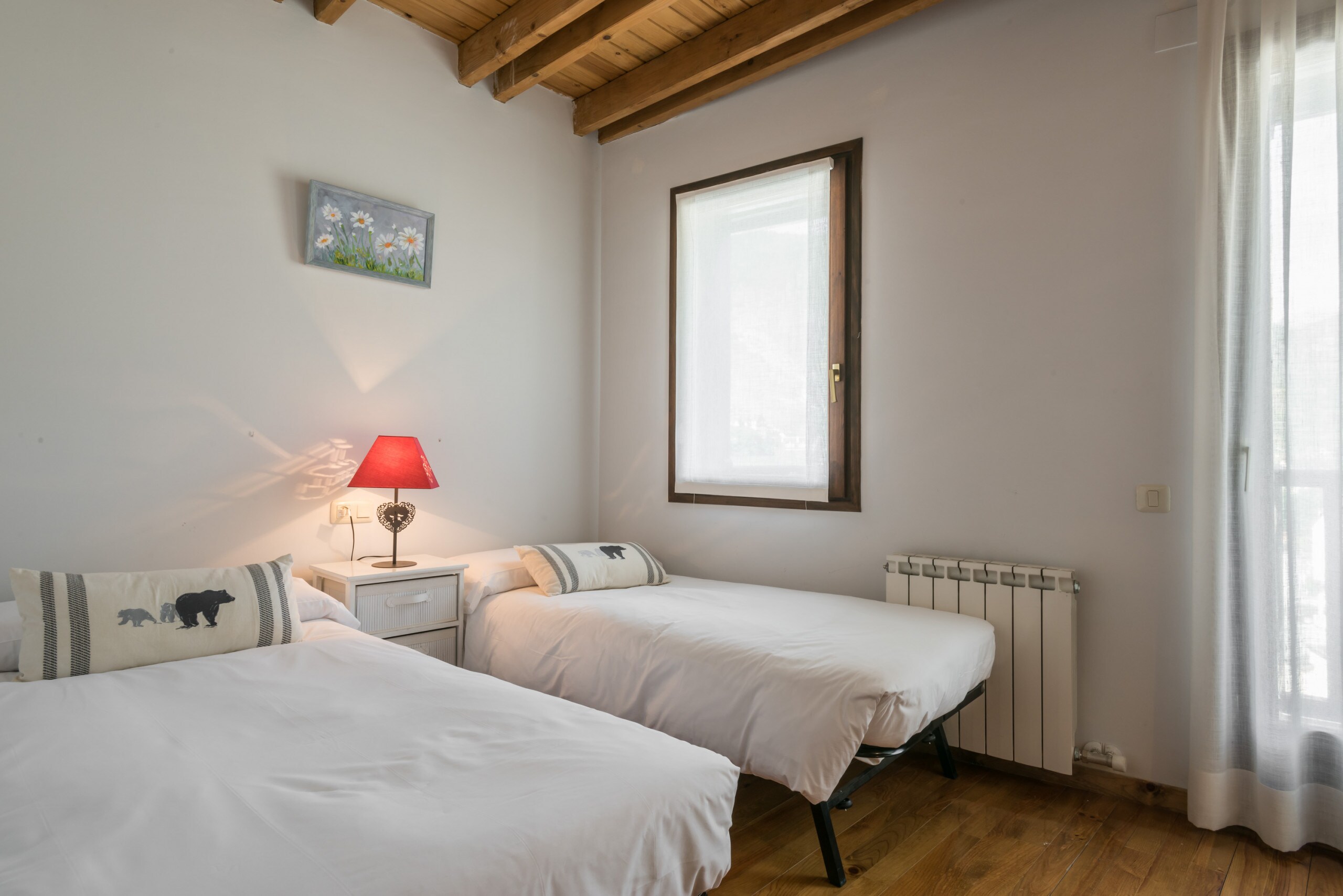 Montcorbison Fabulous duplex 3 bedrooms 9 people, in Vielha, just 14 km away from Baqueira ski station.