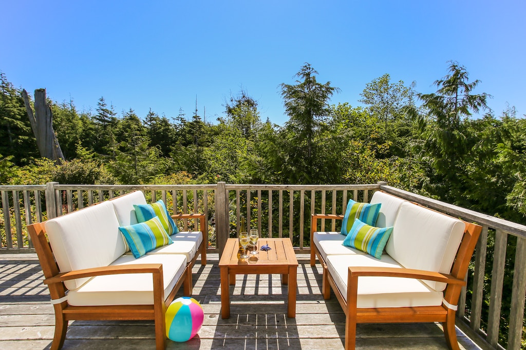Dine alfresco on the private deck directly off the kitchen