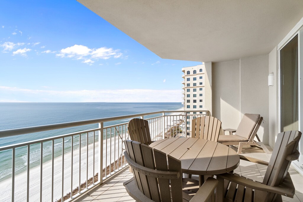 Private Beachfront Balcony
