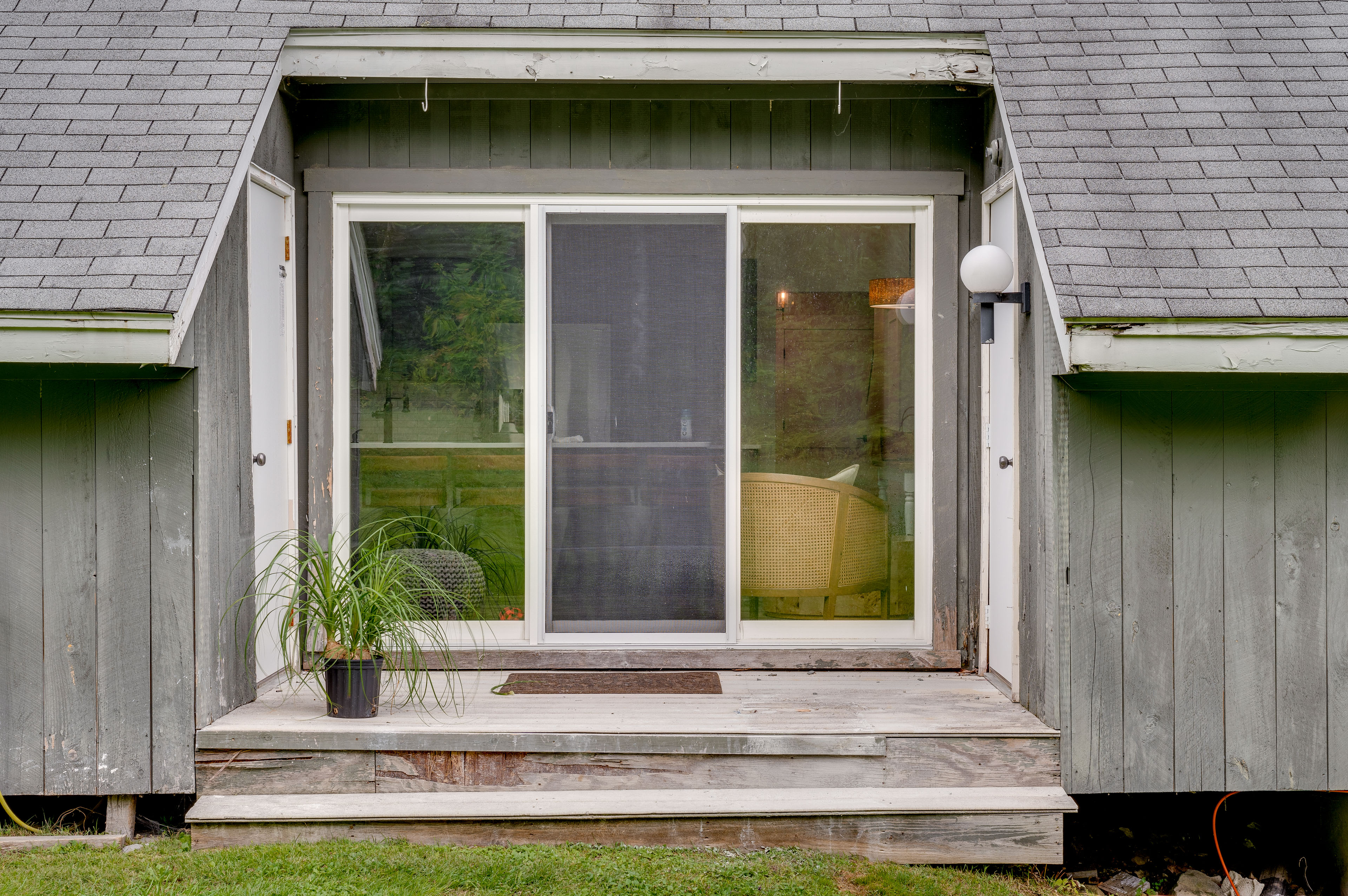 Mid-Century Tenney Mountain Condo: Ski-In, Ski-Out