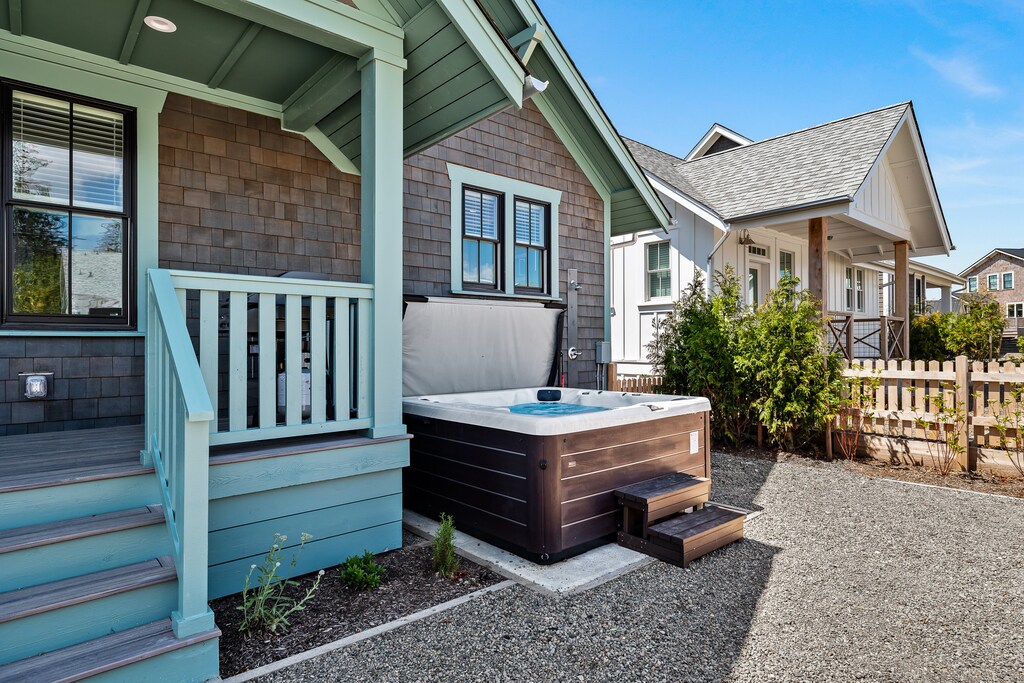 Private hot tub