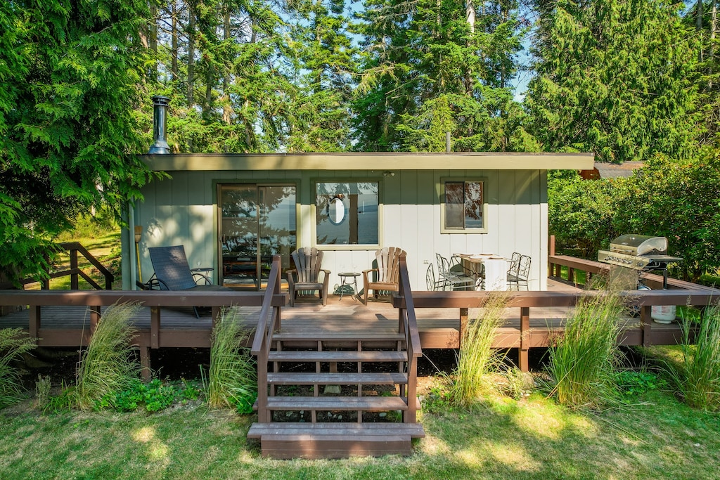 The perfect spot for porch sittin' and daydreamin'.