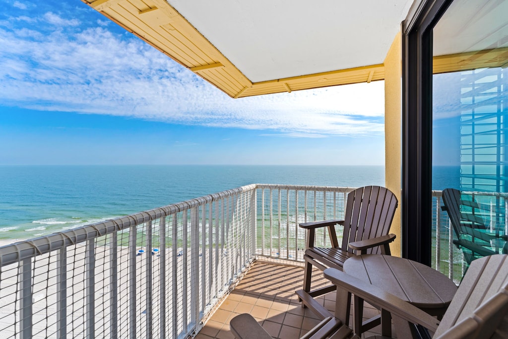 Welcome to Summerhouse 1501B!