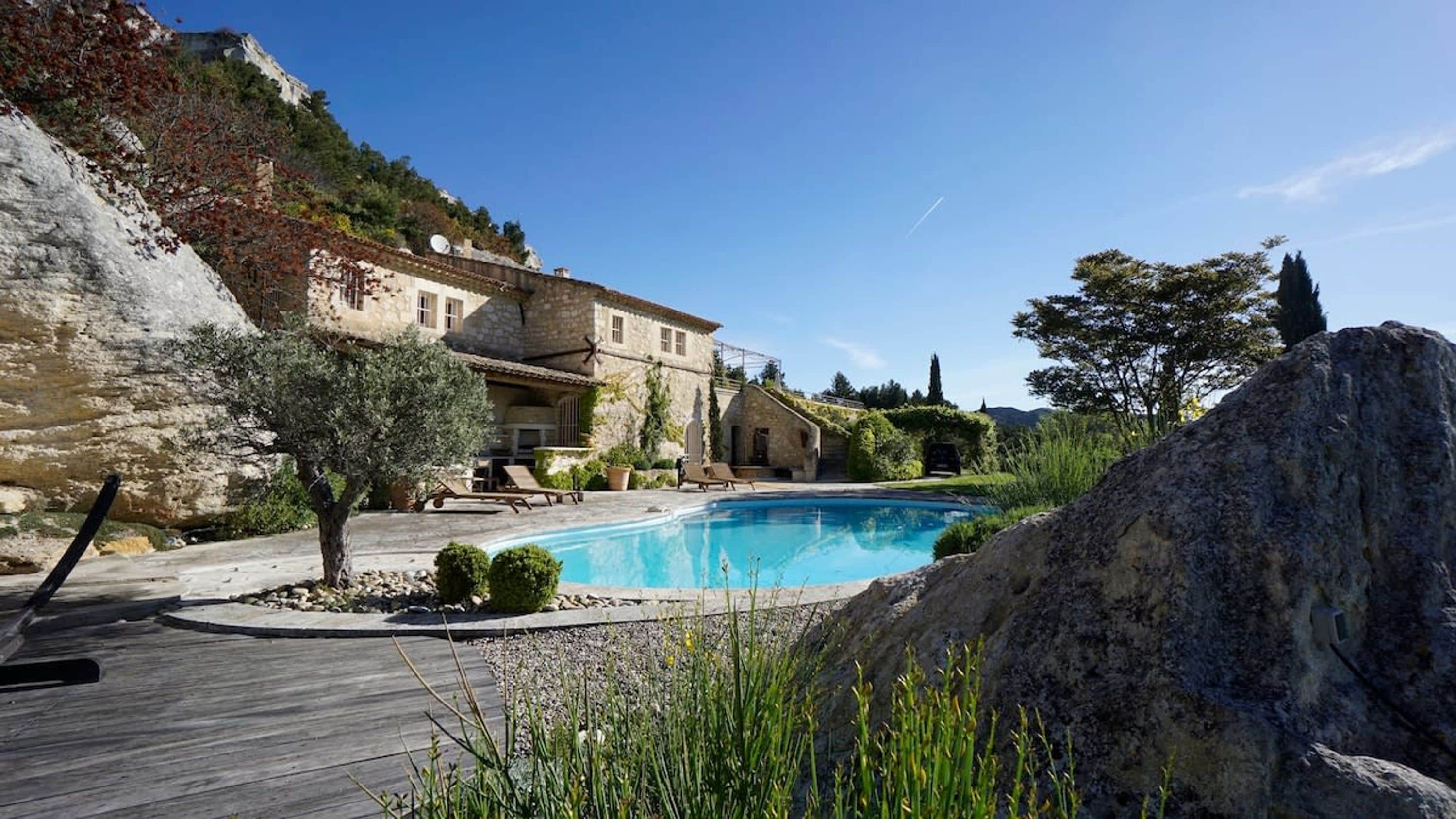 Property Image 1 - Le Dernier Chateau - Architect s Stone Villa   Pool in Picturesque Les Baux-de-Provence  5 Bedrooms