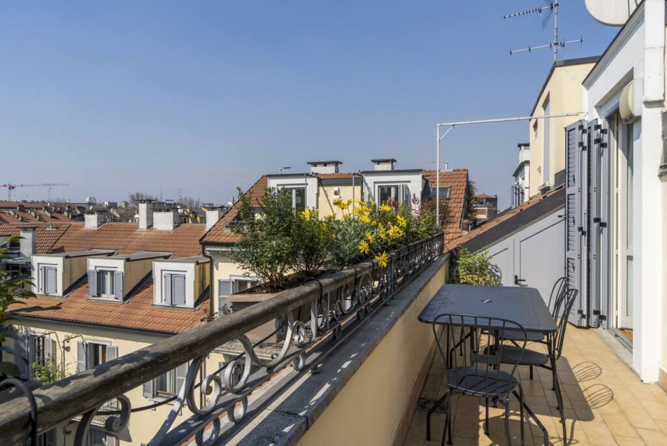 Property Image 2 - Splendid luxury penthouse with terrace in Porta Garibaldi
