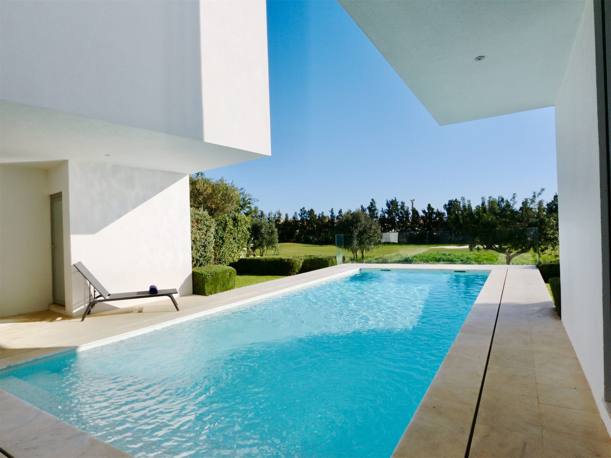 Contemporary Vilamoura Villa | Villa Bea | 5 Bedrooms | Bright Interiors | Golf Course Views Contemporary Vilamoura Villa | Villa Bea | 5 Bedrooms | Bright Interiors | Golf Course Views