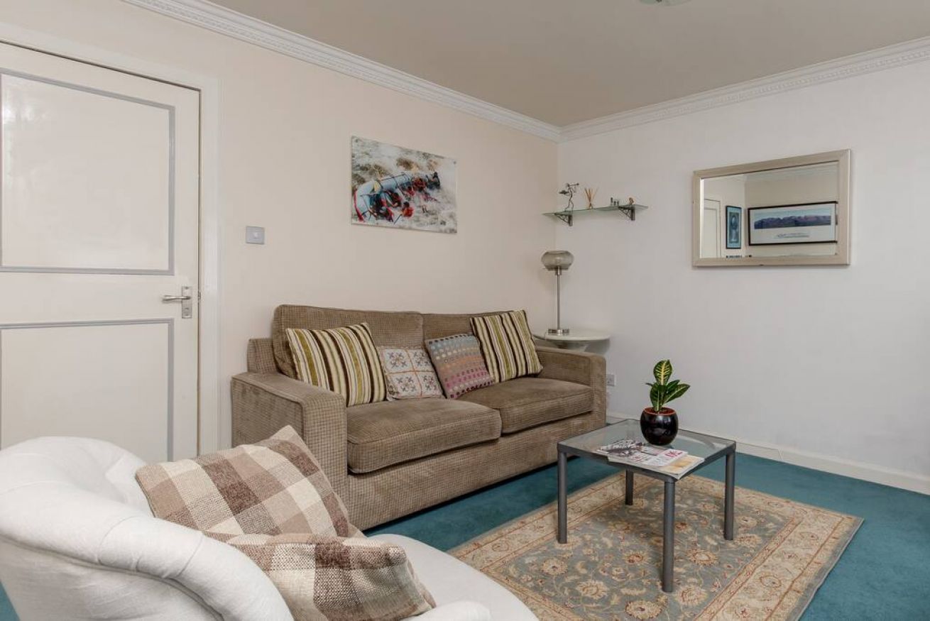 Property Image 2 - Chic 2BR Apt at the Heart of The Royal Mile