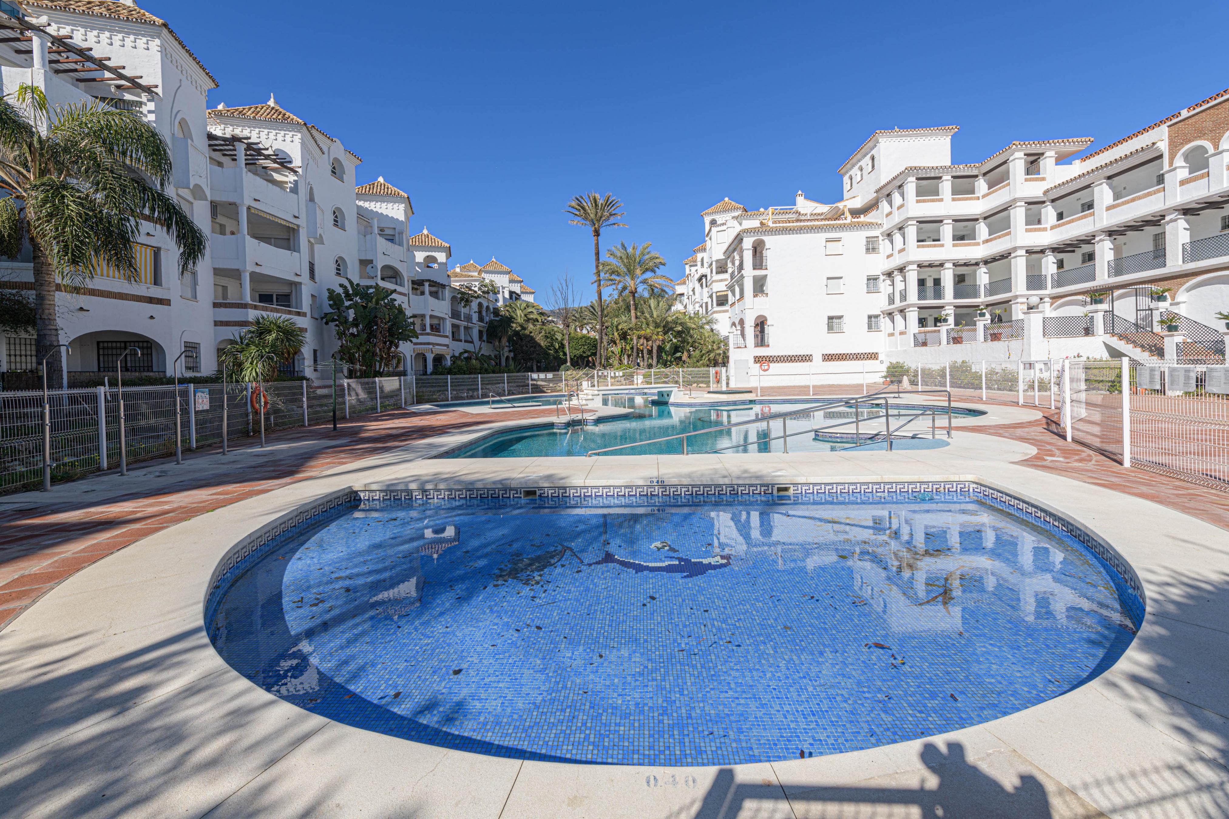 Property Image 2 - BENALMAR PLAYA - Cozy apartment with shared pool a few meters from the beach. Free WIFI.