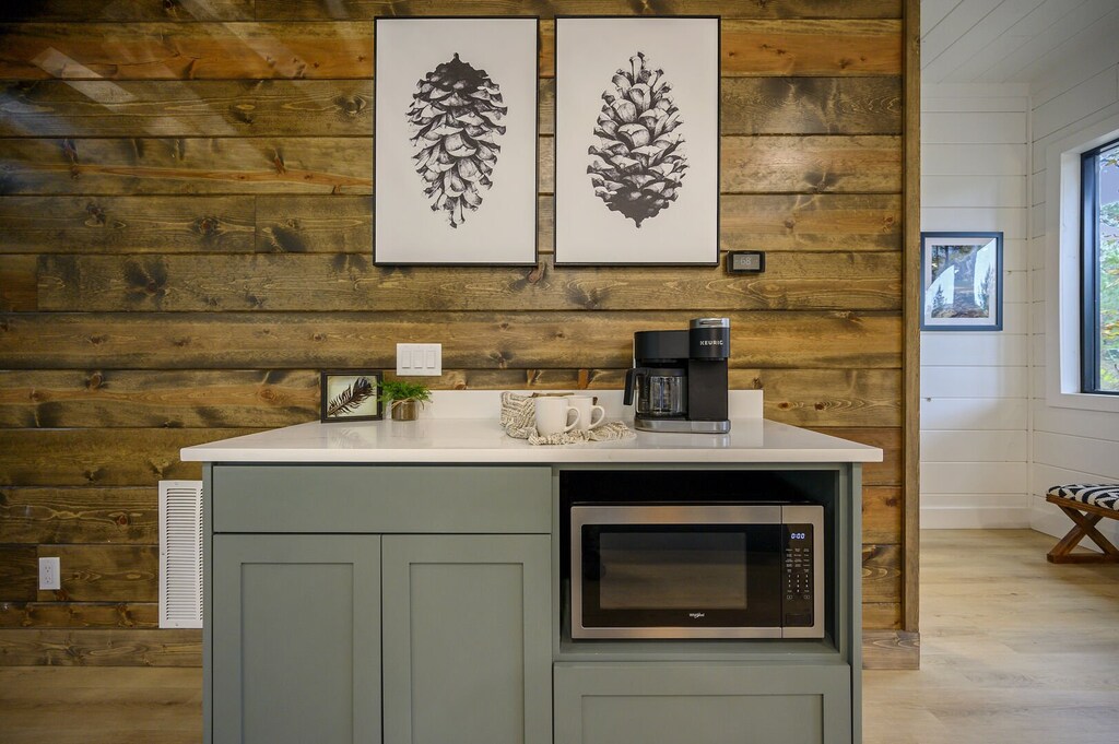 Keurig dual coffee maker with k-cups & coffee filters provided