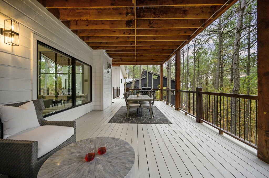 Massive outdoor deck area