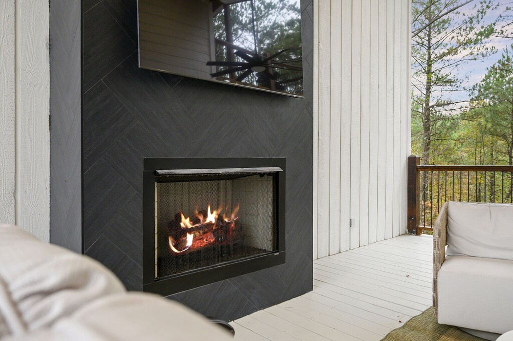 Gas fireplace
