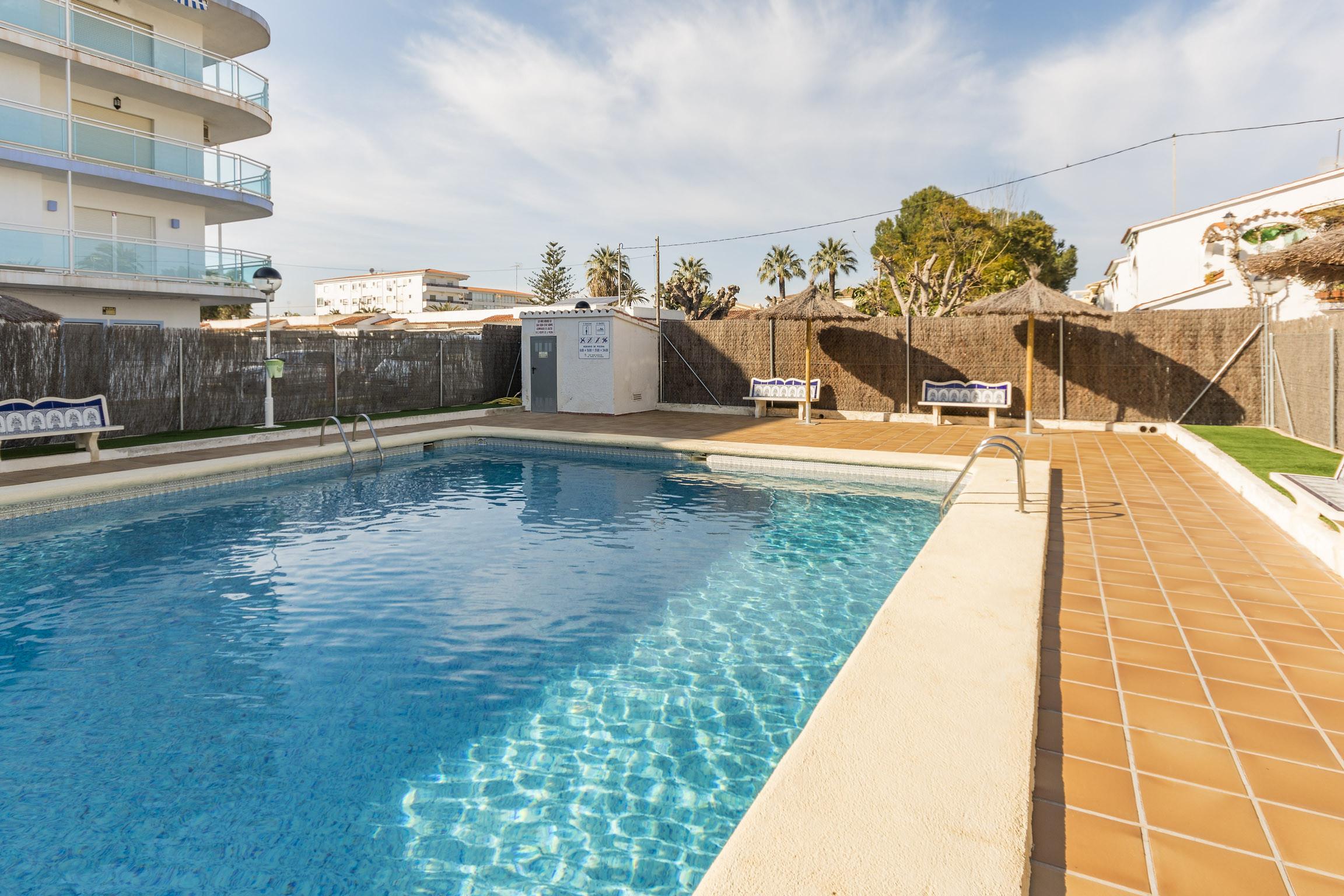 Property Image 1 - EGEU - Bright apartment with shared pool and free WiFi.