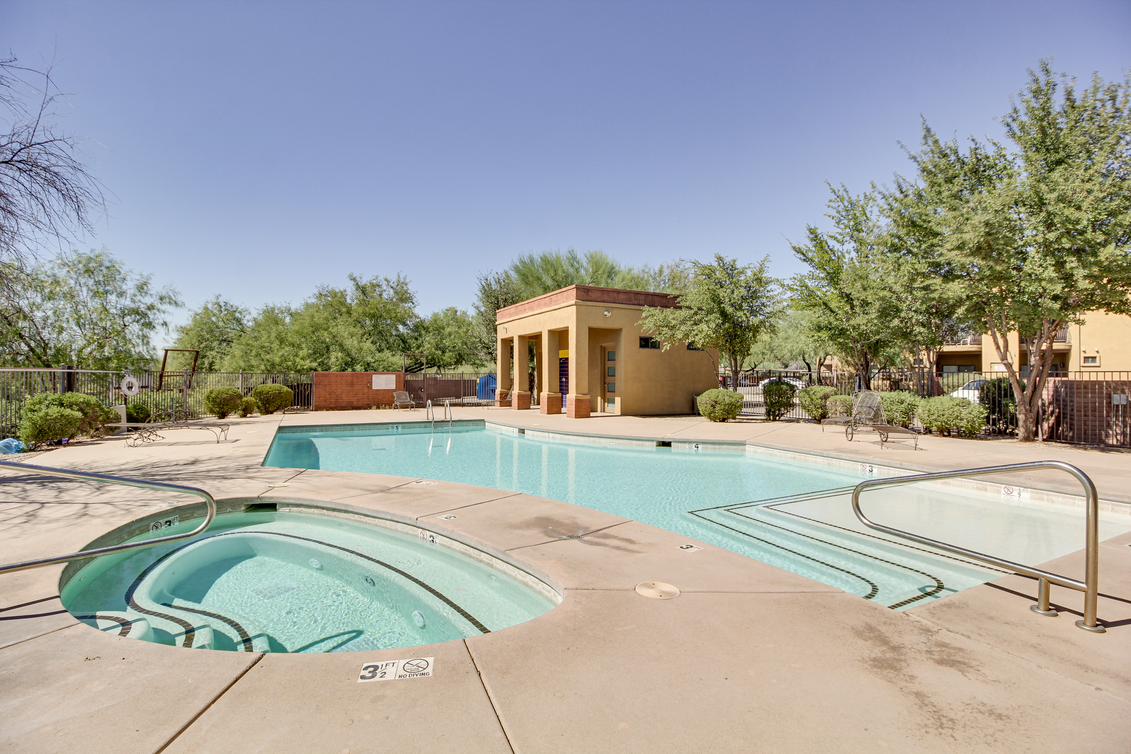 Property Image 2 - Central Tucson Condo w/ Community Pool + Hot Tub!