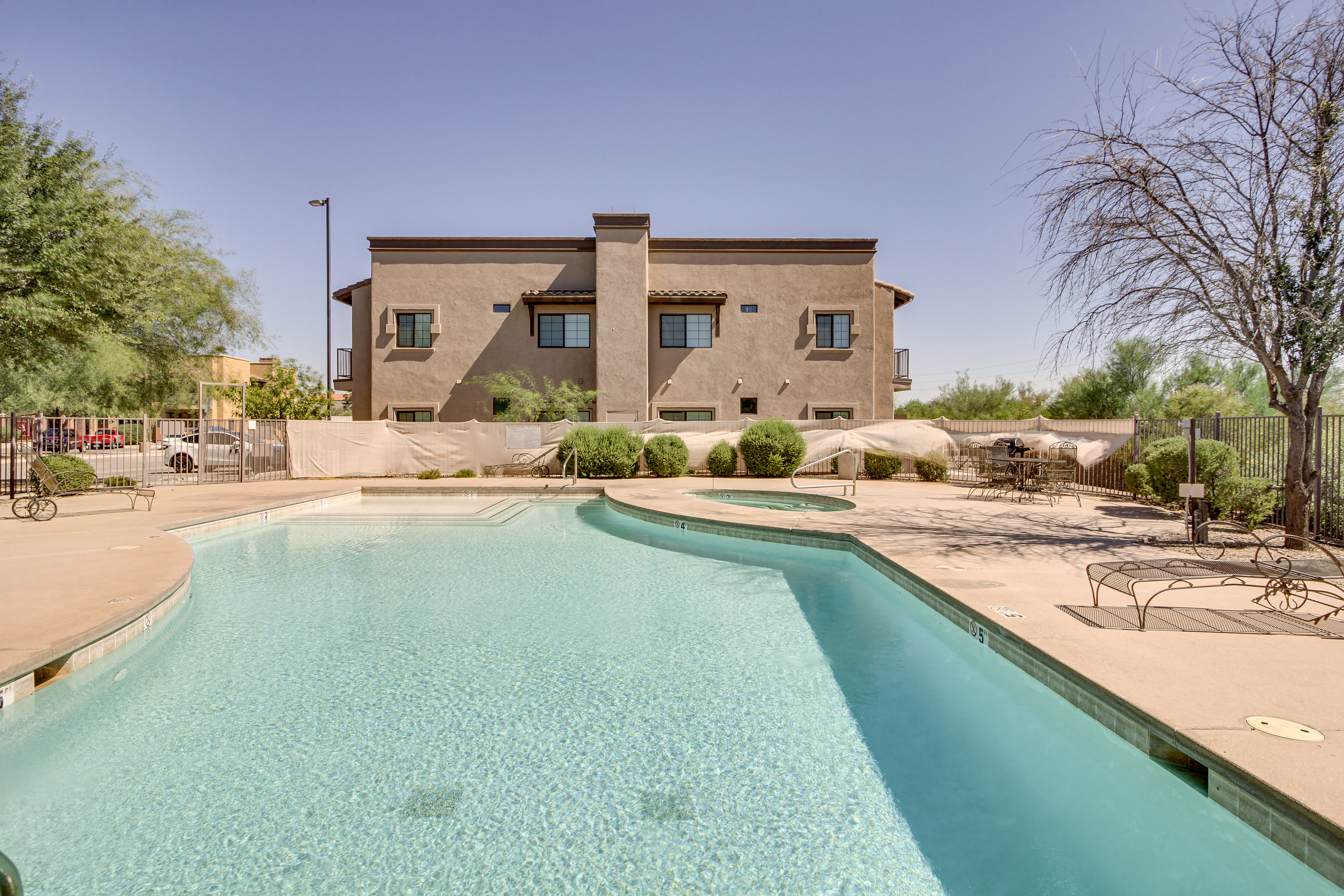 Property Image 2 - Central Tucson Condo w/ Community Pool + Hot Tub!