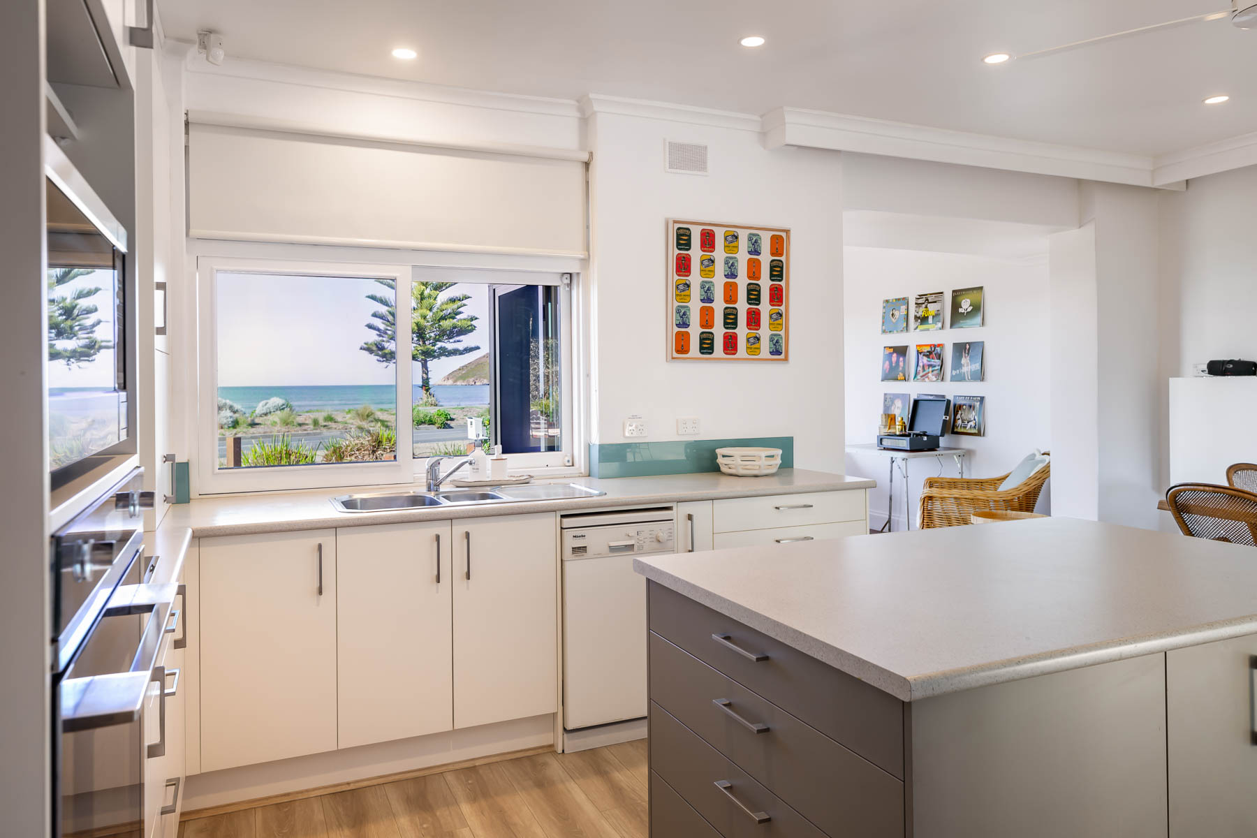Frankies Beach House, family and pet friendly