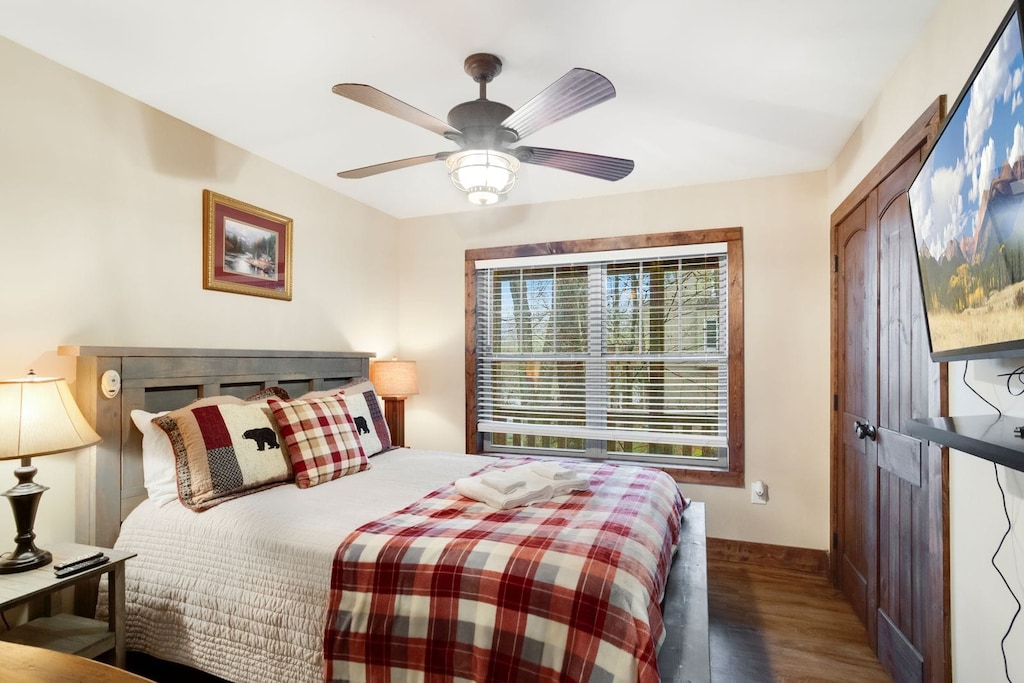 Queen Bedroom on Main Level with HD Smart TV