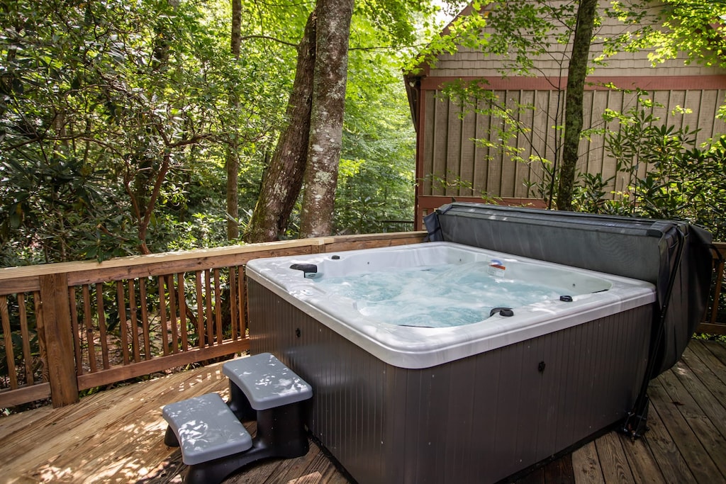Brand New Hot Tub!