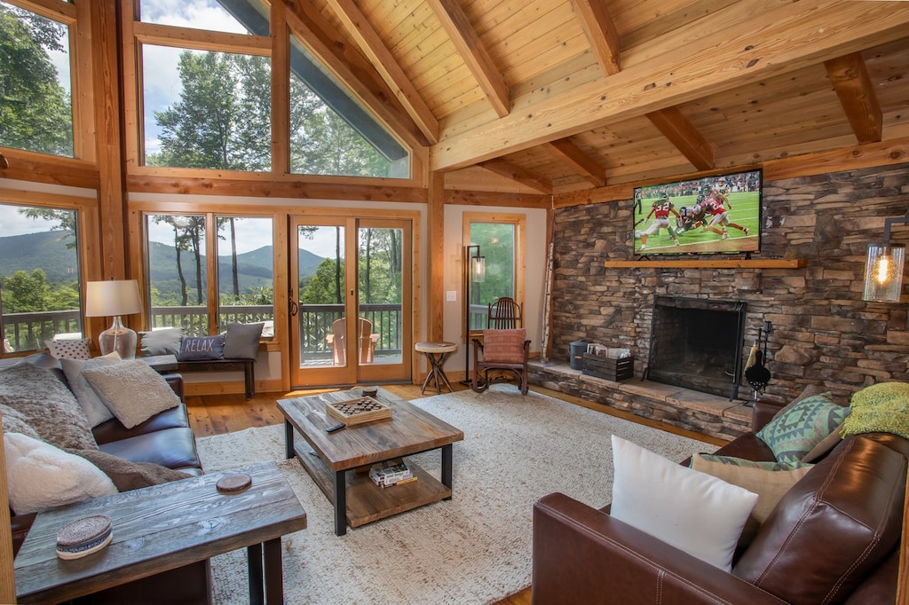 Great Room at Bald Mtn Lodge with Leather Furniture, Wood Burning Fireplace, Huge HD Smart TV