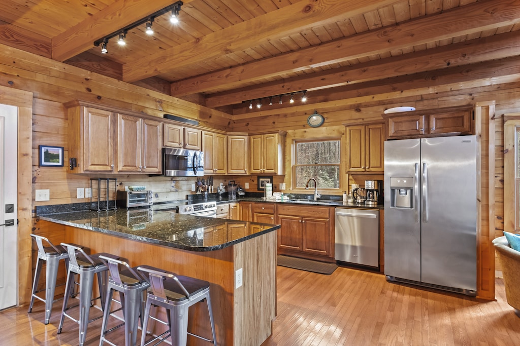 Spacious Kitchen and Bar Seating