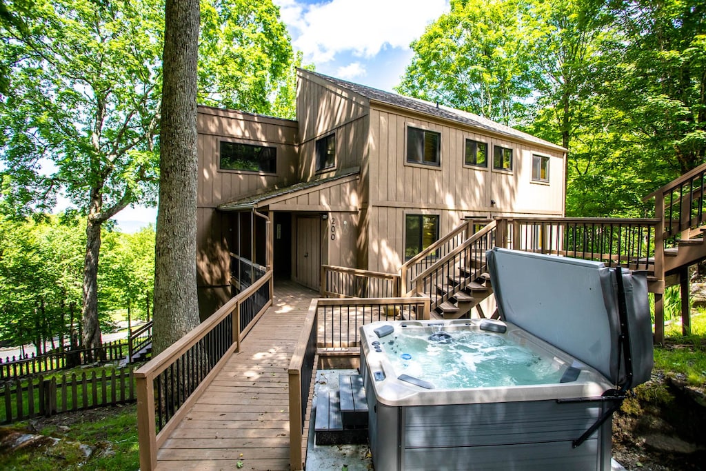 Hot Tub on the Deck Patio