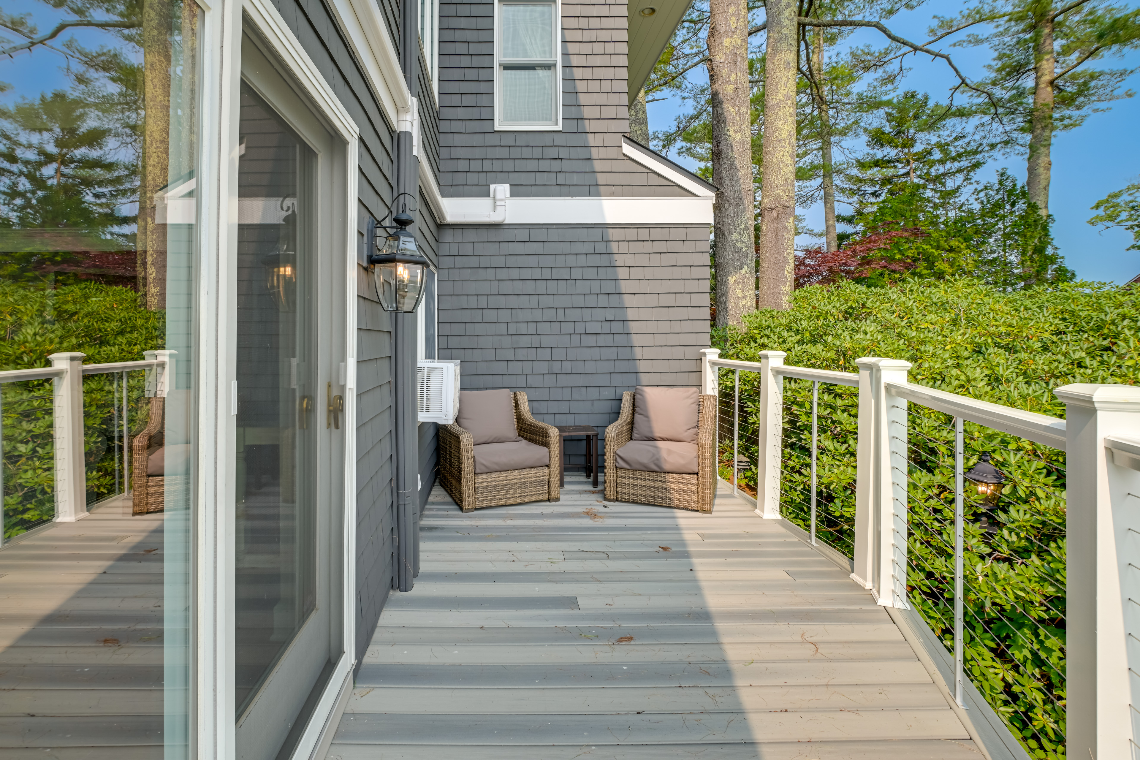 ‘The Beachhouse’ Retreat w/ Prescot Bay Views!