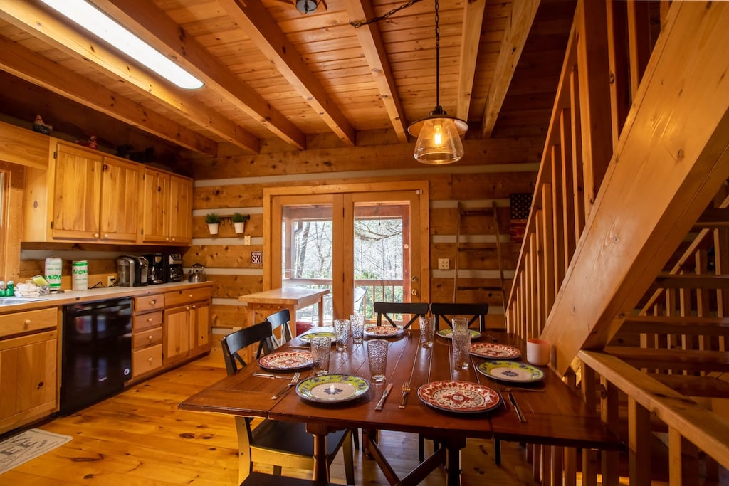 Dining Table can Accommodate a Full House