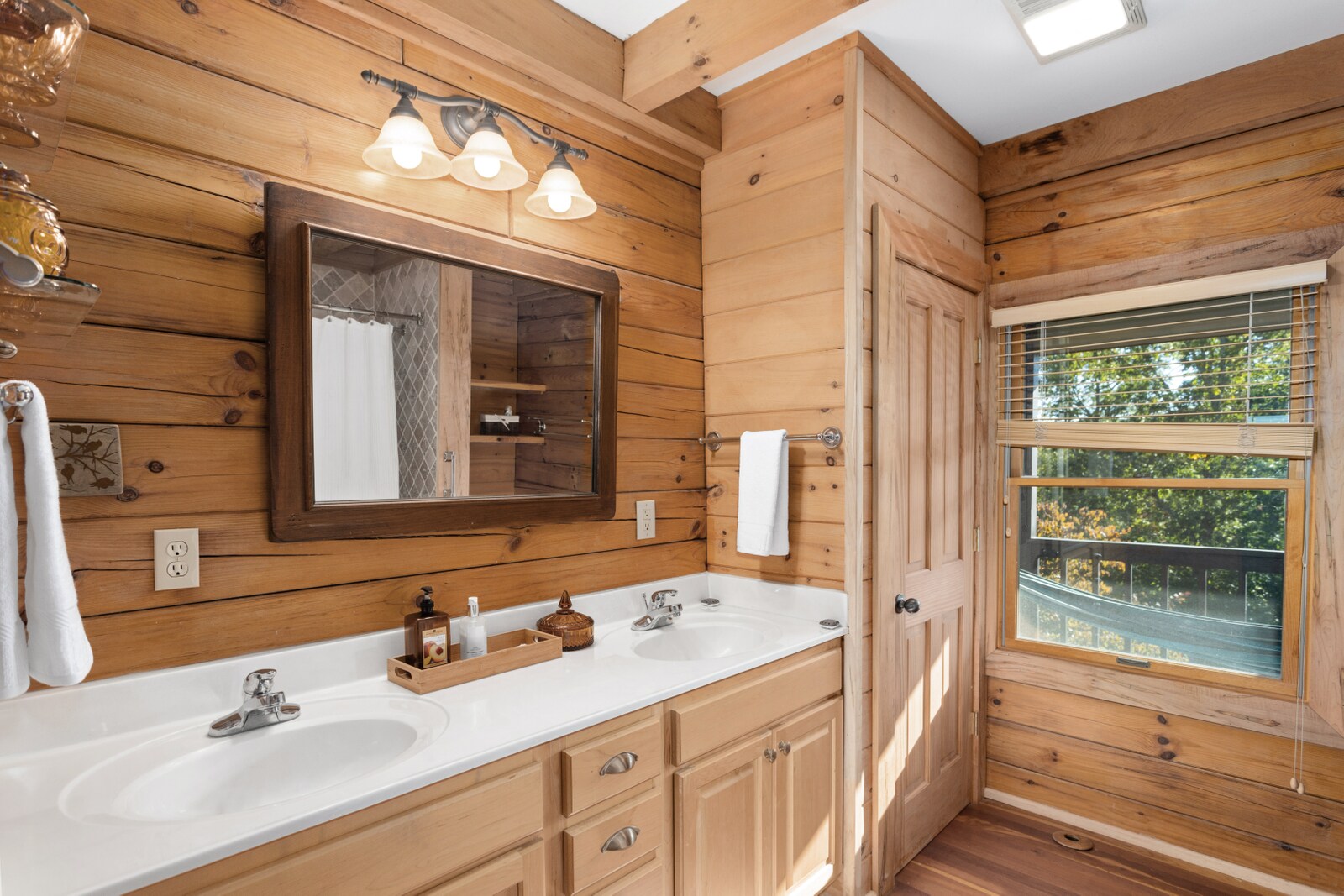 Private Ensuite Bathroom in the Second Main Floor Queen Room