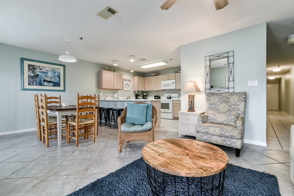 Living & Dining area