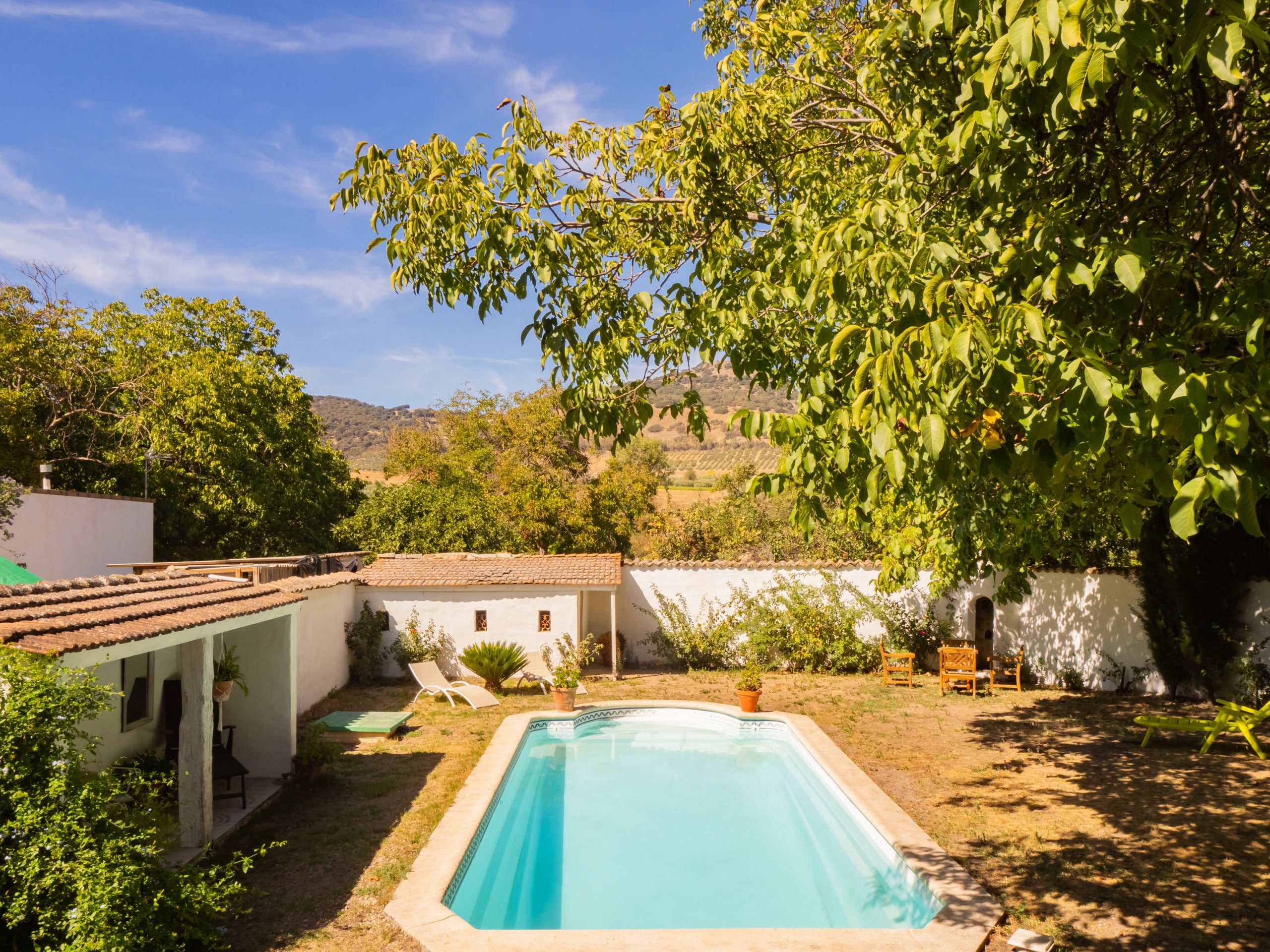 Rural house with private pool near Ronda for 11 people.