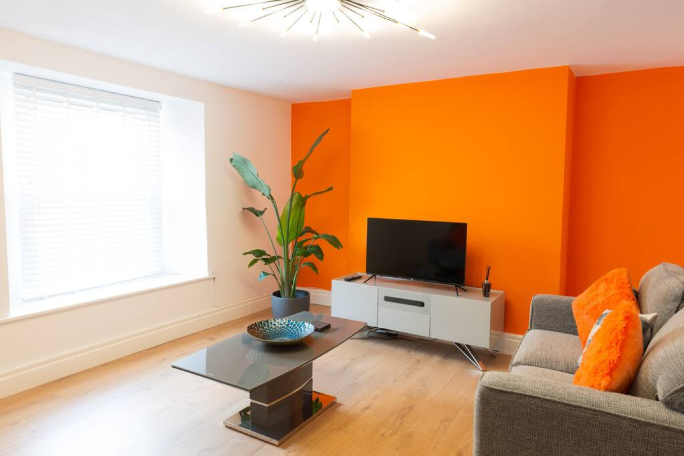 Property Image 2 - The Orange Loft Retreat in Plymouth with FREE Street Parking