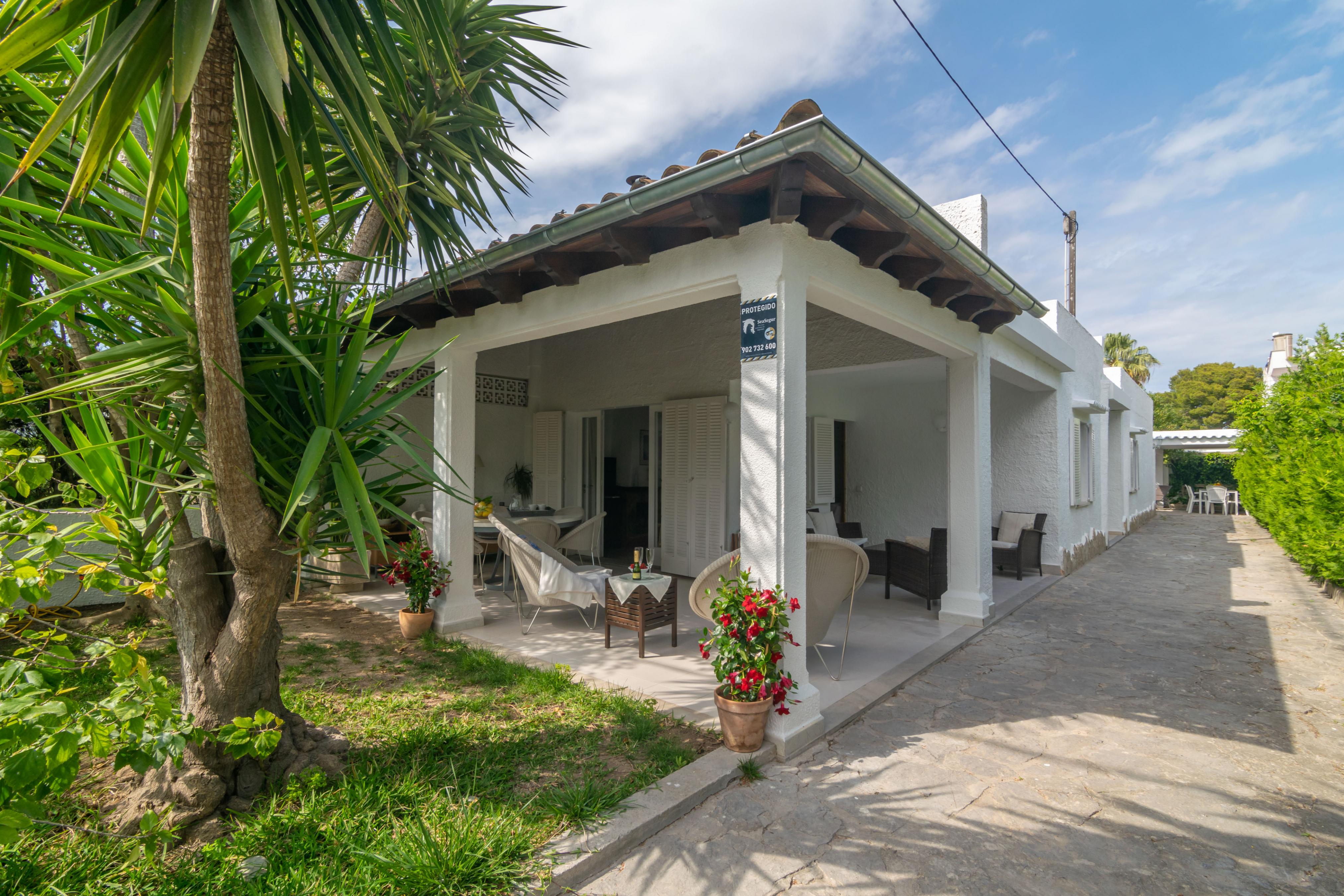 Property Image 2 - VILLA CAMPINS - Coquettish chalet with airy terraces and near the beach. Free WiFi