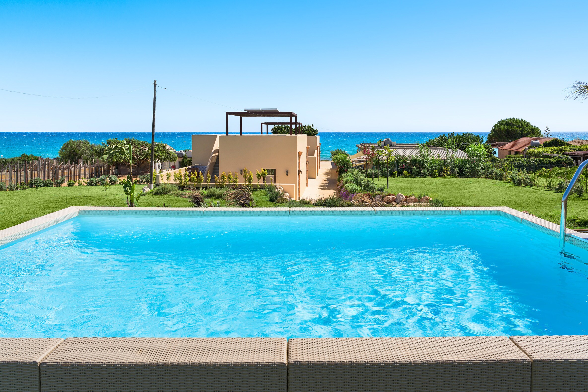 Property Image 2 - Fantastic pool villa on the sea in Marina di Modica