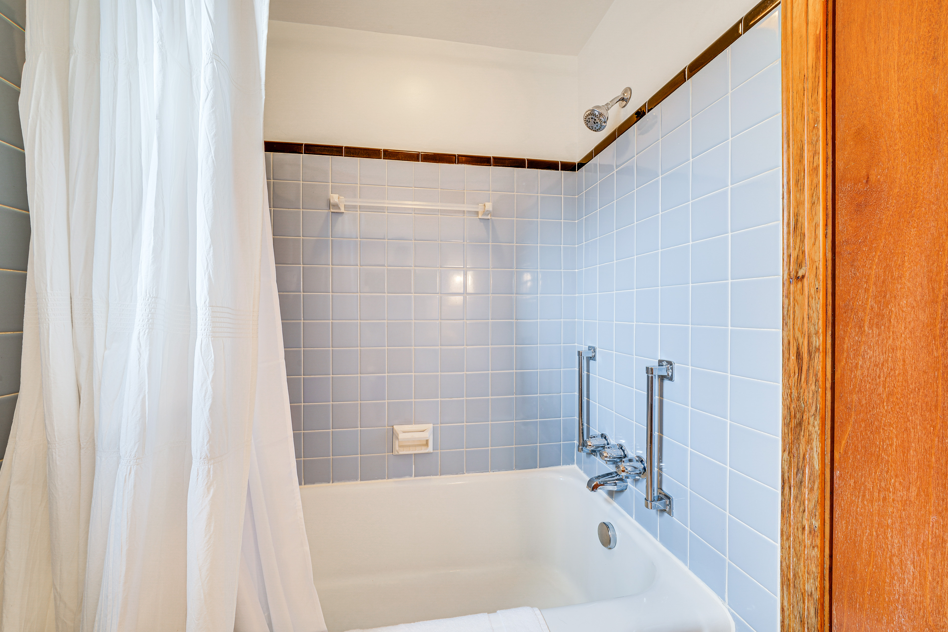 Spacious Pittsburgh Getaway ~ 2 Mi to Downtown!