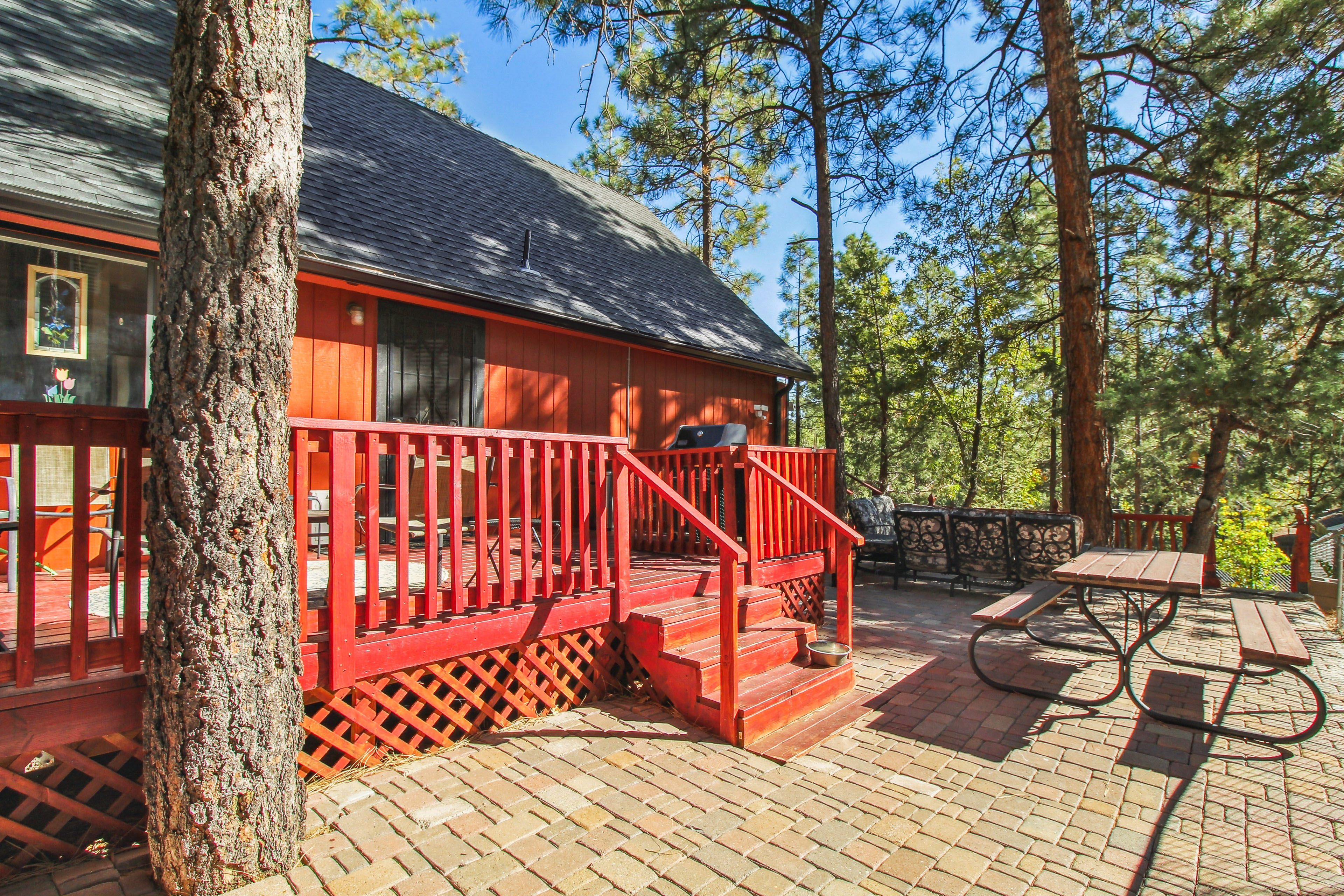 Property Image 2 - Peaceful Pinetop-Lakeside Cabin w/ 4 Decks!