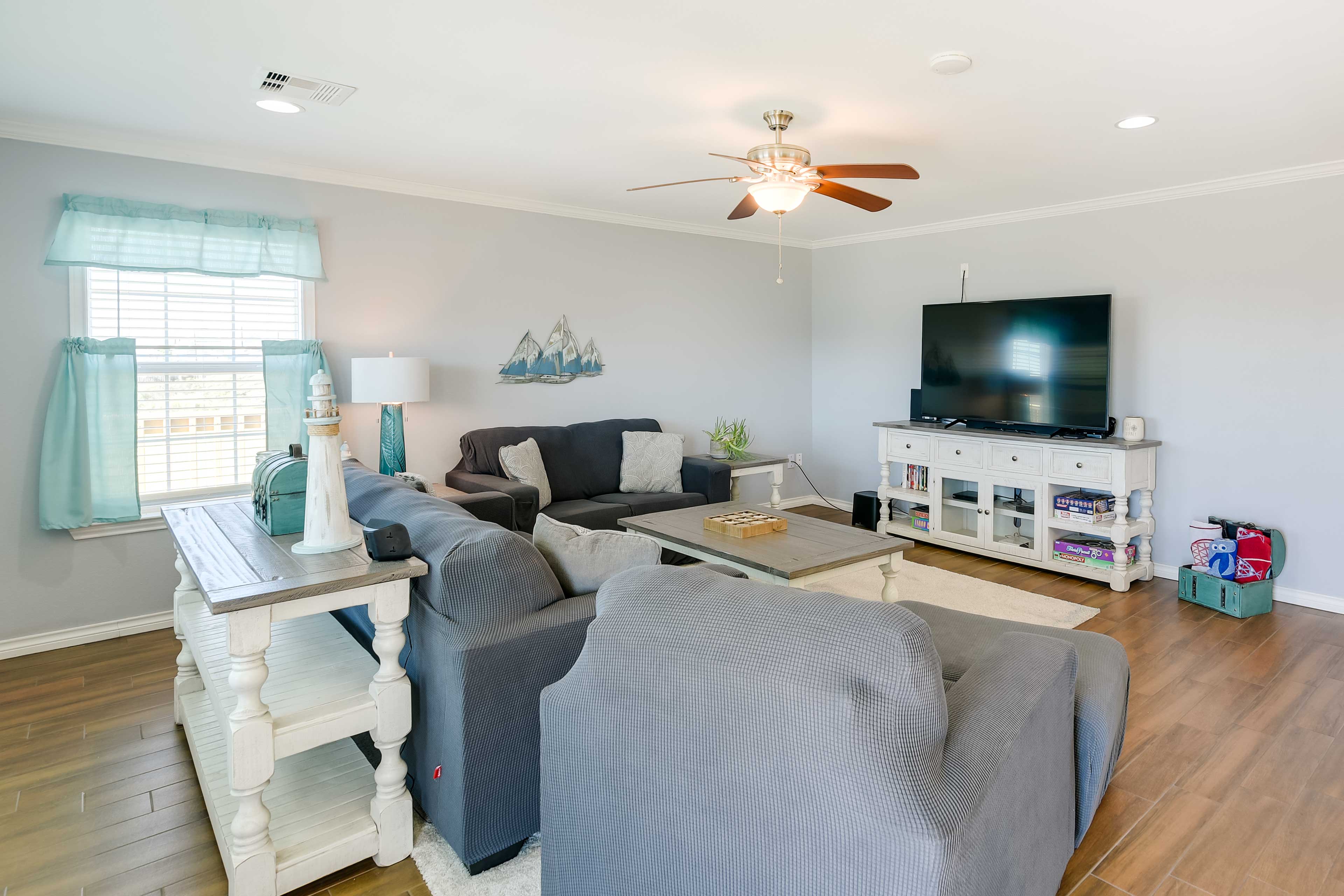 Property Image 1 - ’Blue Crab’ Home in Surfside Beach: Walk to Beach!