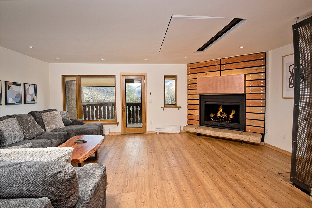 Eiger-Chalet-9-MLS_08