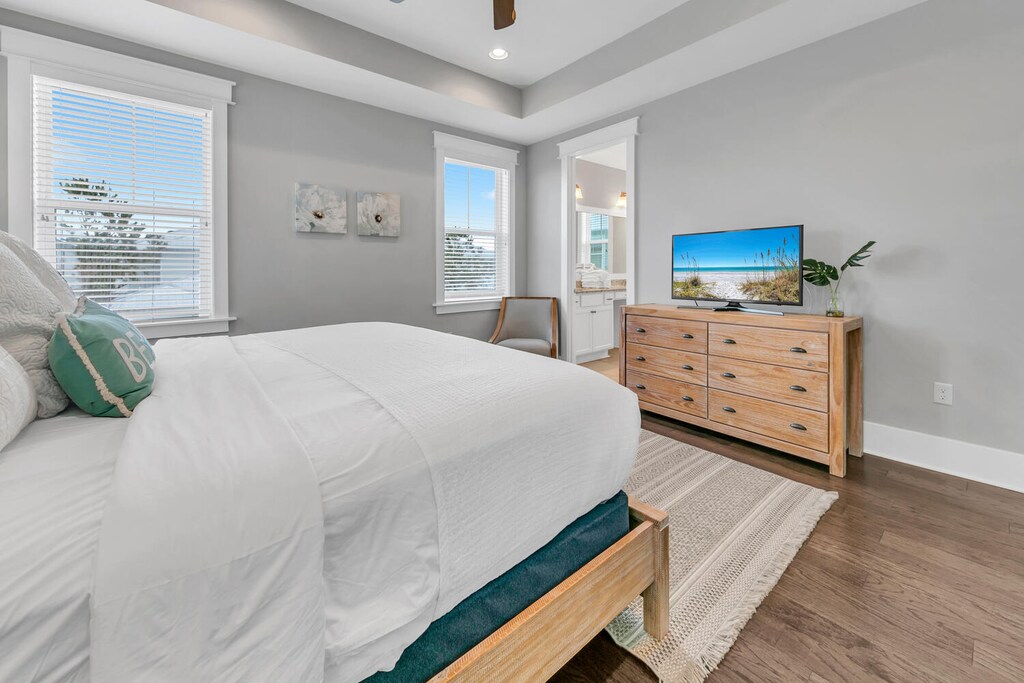 Master bedroom suite with flat screen TV