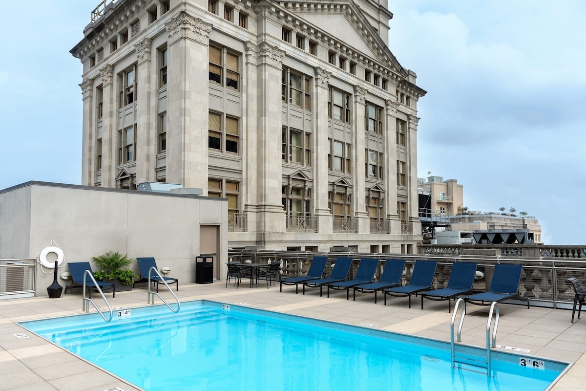 Property Image 2 - Hibernia Tower | Rooftop Pool | 2 Bed Apt