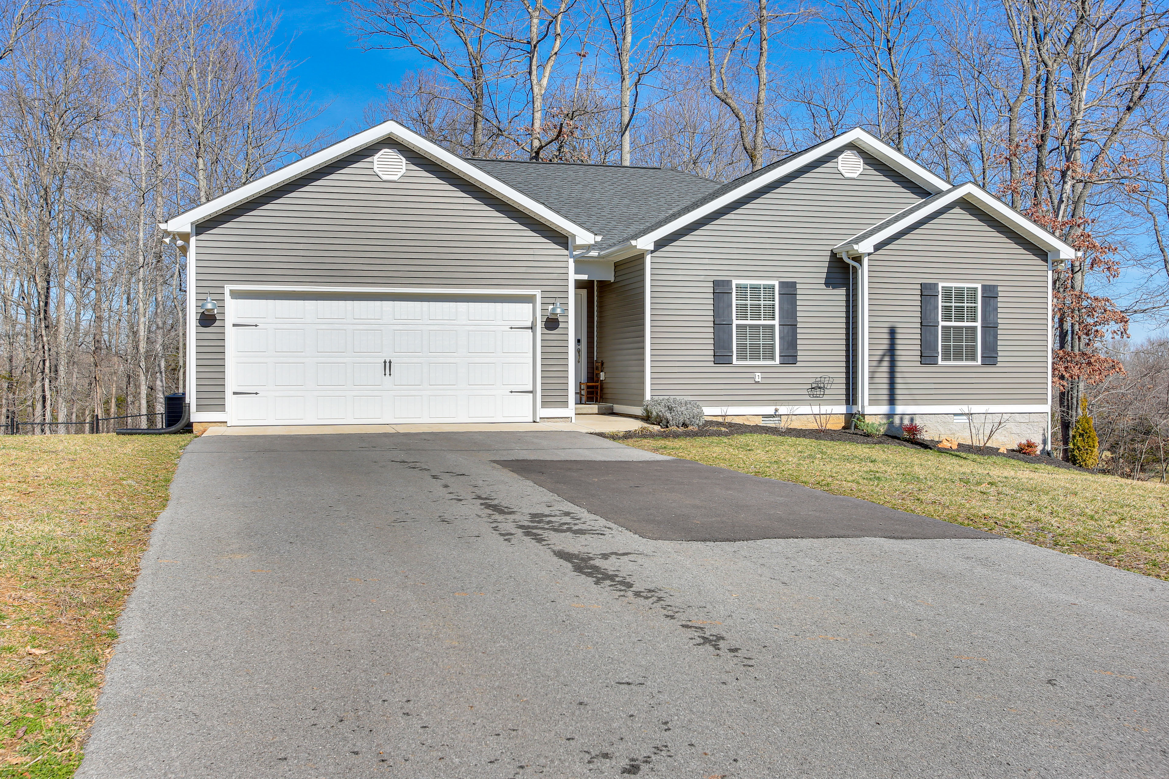 Property Image 1 - Lovely Scottsville Home, Minutes to Bowling Green