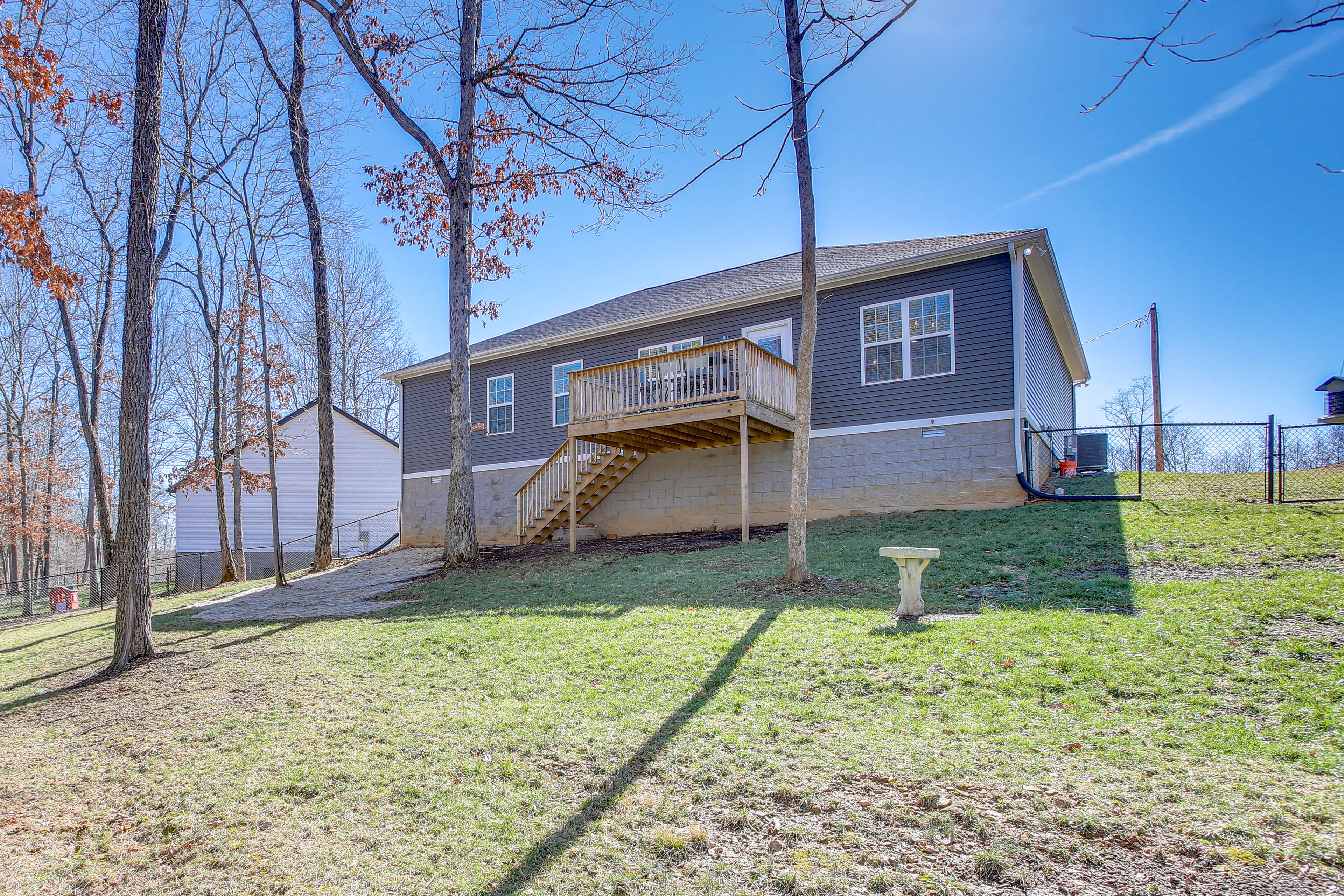 Lovely Scottsville Home, Minutes to Bowling Green