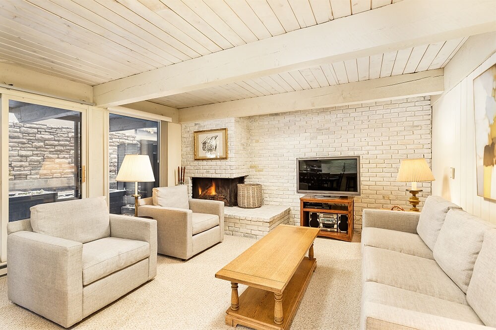 Property Image 1 - Chateau Roaring Fork 37, Condo with Fireplaces & BBQ on the Deck, 4 Blocks to Town